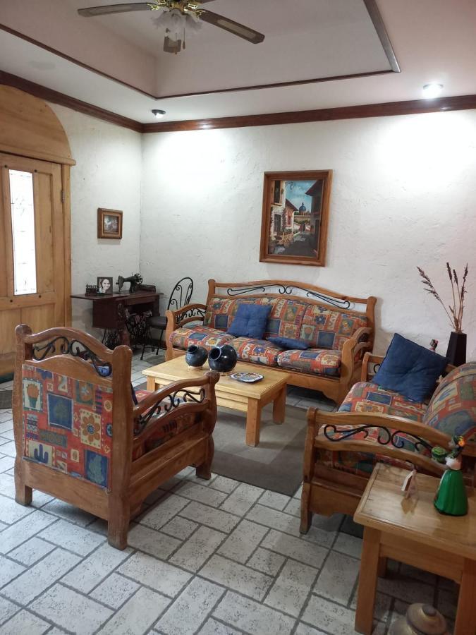 Home Stay Maria Идальго-дель-Парраль Экстерьер фото