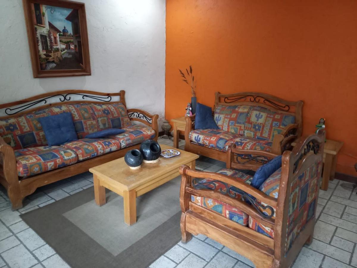 Home Stay Maria Идальго-дель-Парраль Экстерьер фото