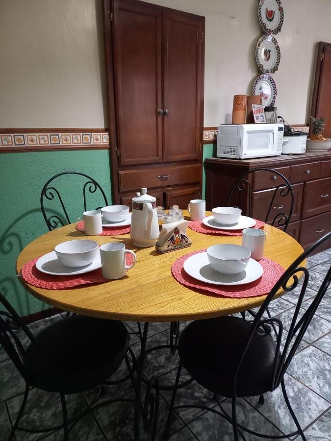 Home Stay Maria Идальго-дель-Парраль Экстерьер фото